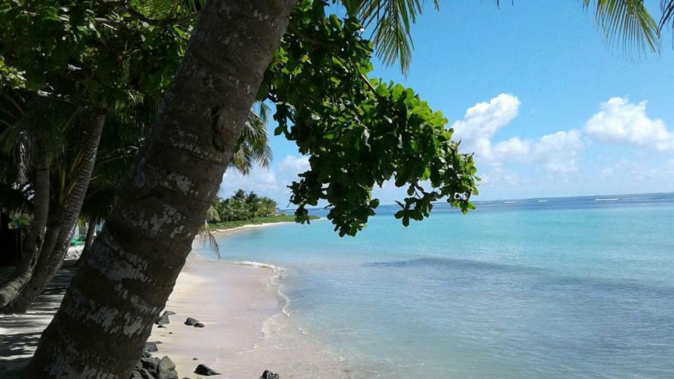 ホテルVacation Beach Fales Manase エクステリア 写真